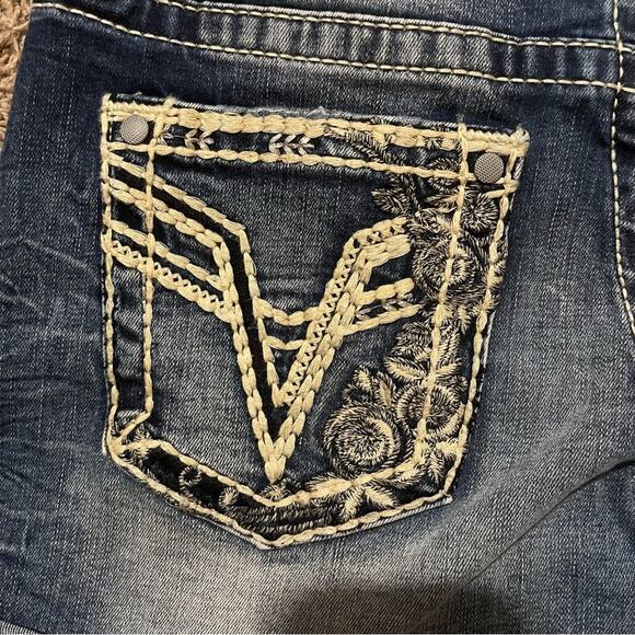 NWT! Vigoss Distressed Dark Wash Jean Shorts Size 0 - Picture 5 of 10